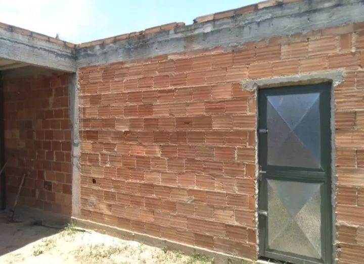 Vendo 2 lojas comerciais e 4 casas em ponto de laje - Foto 2
