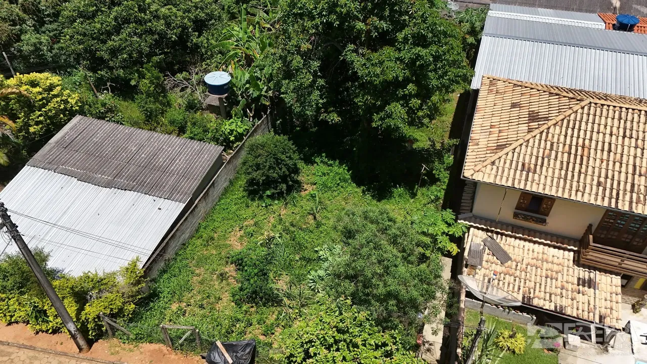 Terreno para venda possui 360 metros quadrados em Monnerat - Duas Barras - RJ