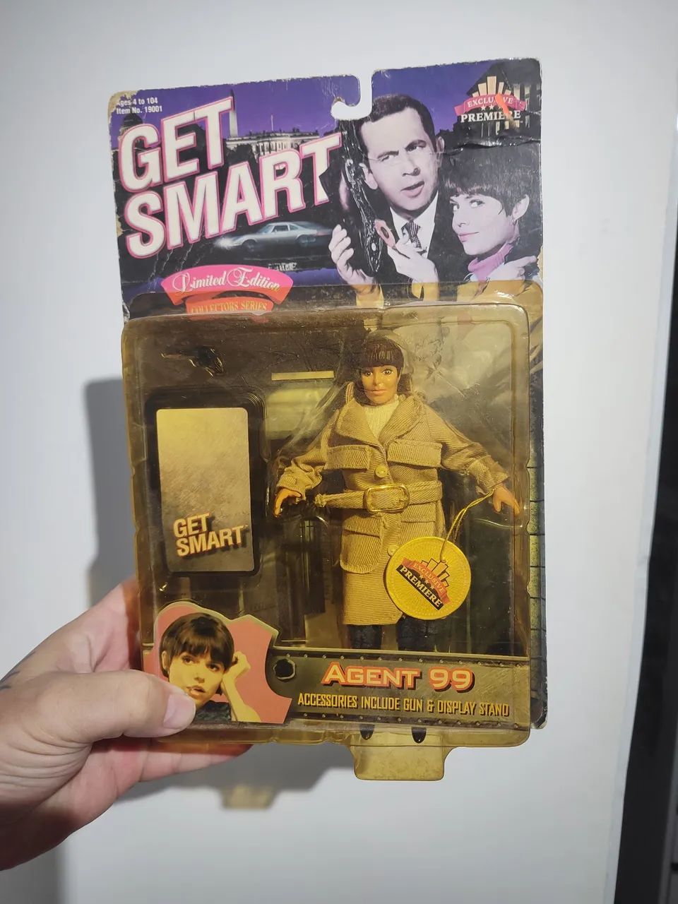 Bonecos colecionáveis Maxwell Smart e Agente 99 - Foto 3