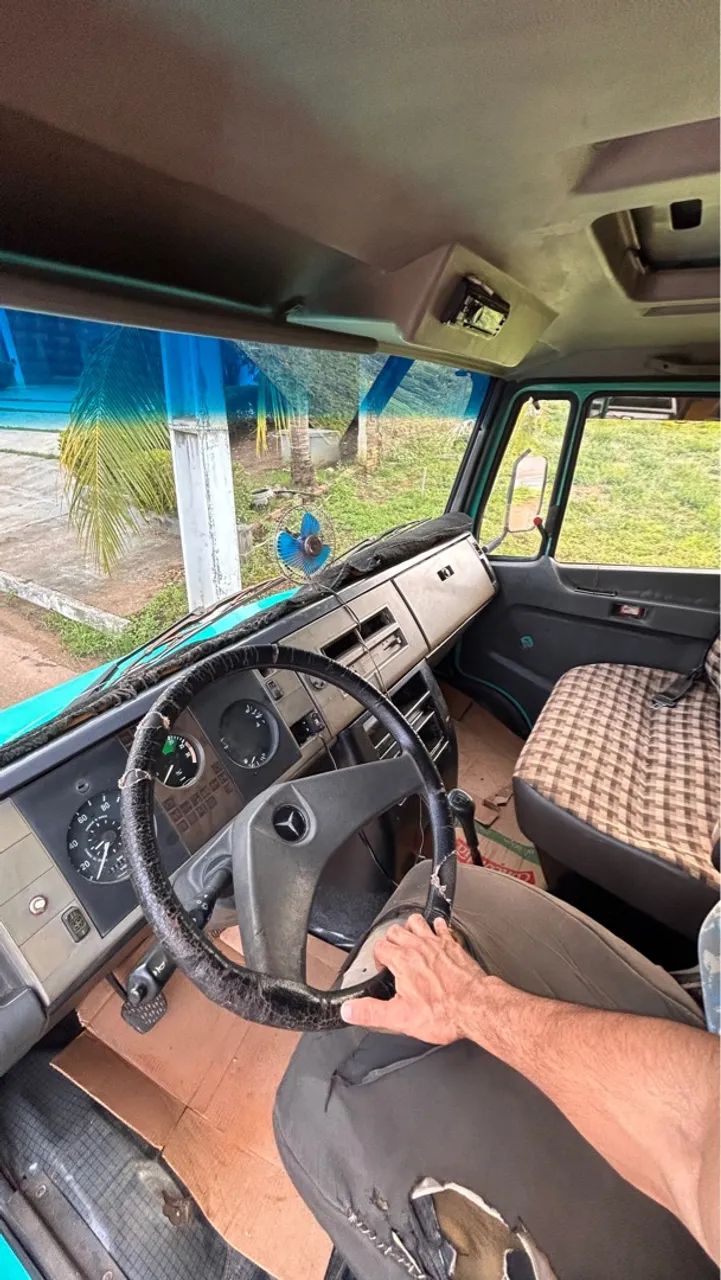 Mercedes 710 Ano 2000 com Baú de 4,50mts - Foto 8