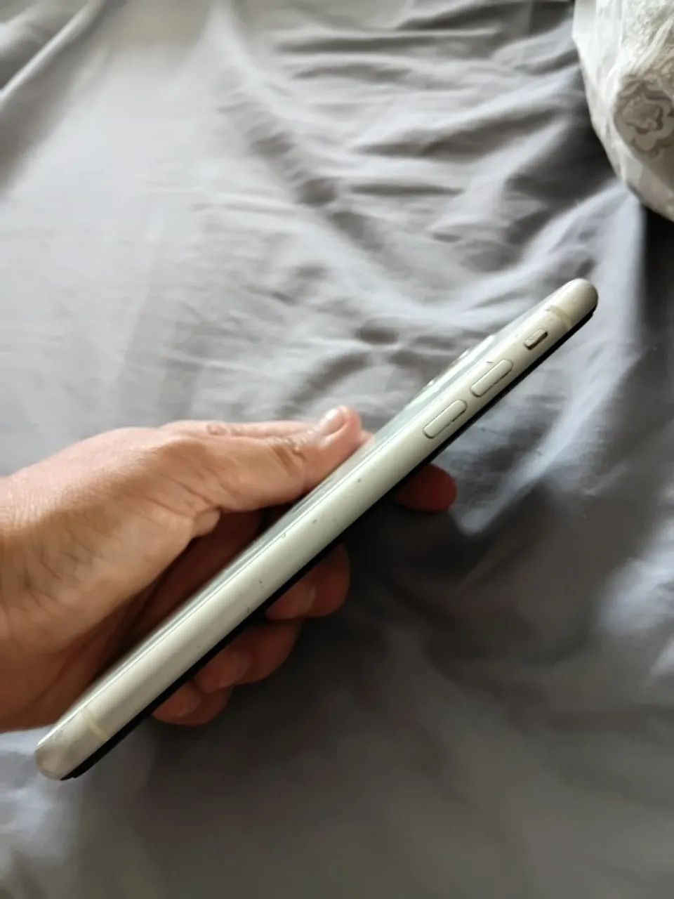 iPhone 11 Branco - Impecável - Bateria 100% - Face ID OK - Foto 2