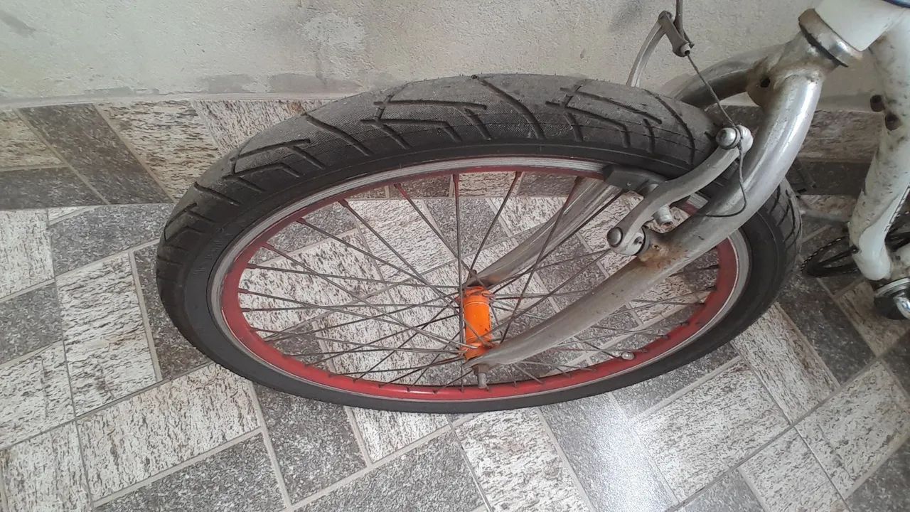 Bicicleta aro 26 branca - Foto 3