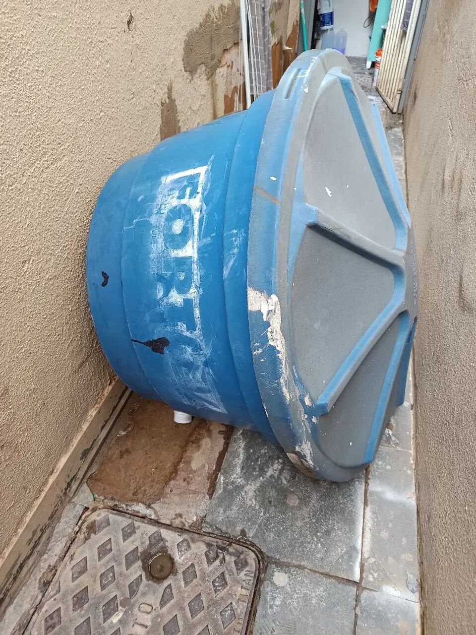 Caixa d'água cm tampa 310 litros, forteleve 