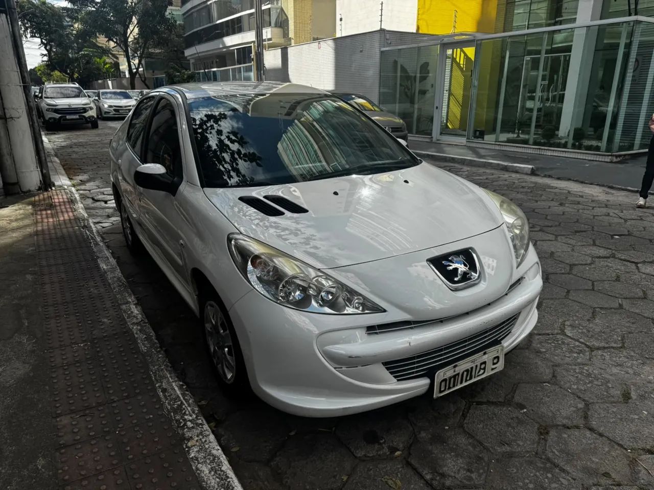 Peugeot 207 207 Sedan Passion XR 1.4 Flex 8V 4p 2013