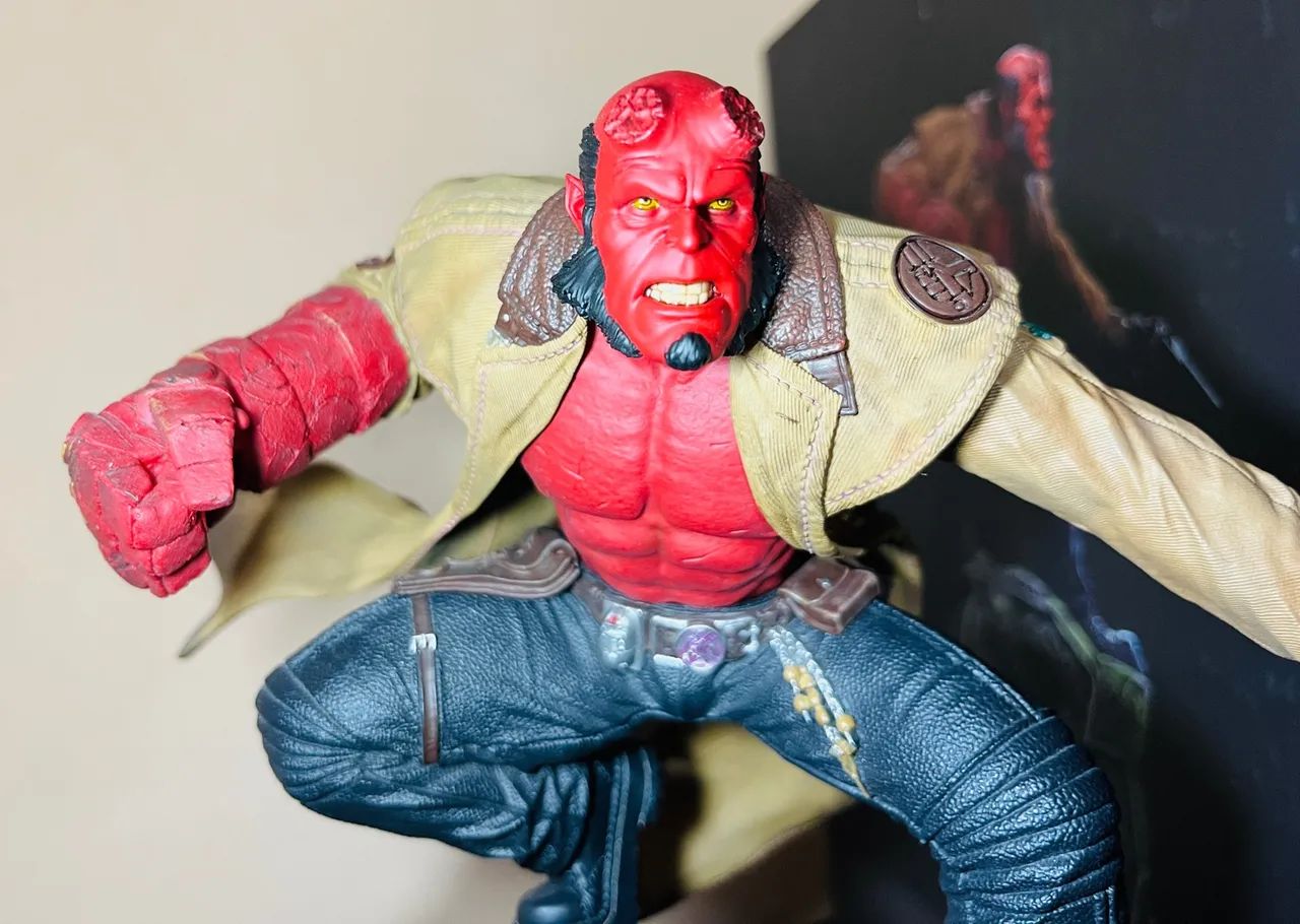 ESTÁTUA HELLBOY 1/10 DA IRON STUDIOS  - Foto 3
