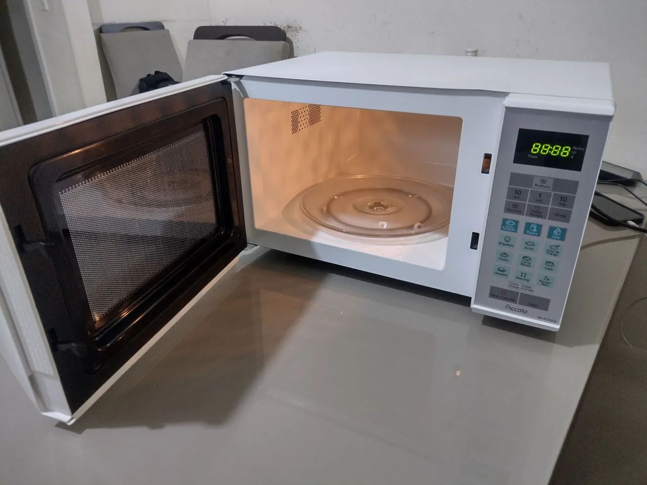 Microondas Panasonic 25 litros, funcionando perfeitamente  - Foto 3