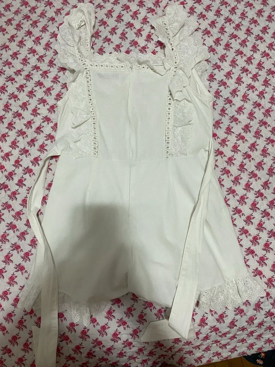 Macacão lese branco 