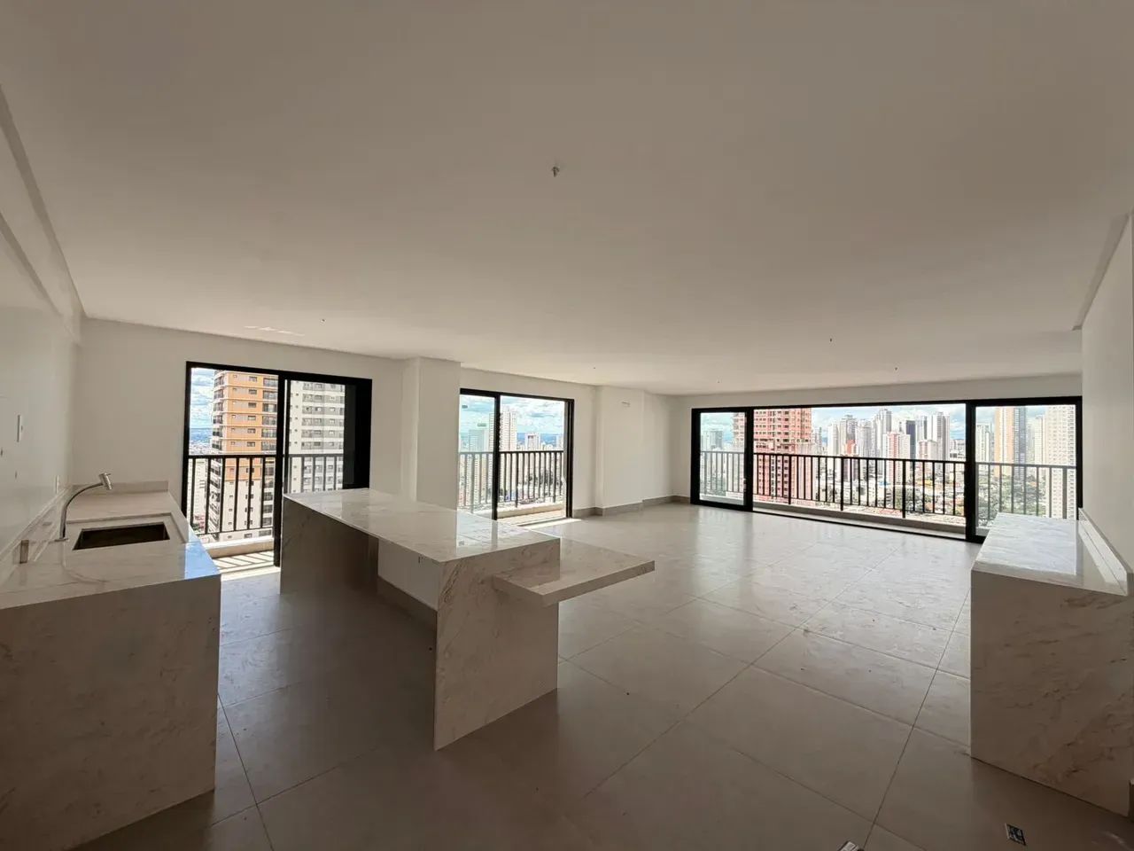 Setor Bueno - Apartamento 03 suítes