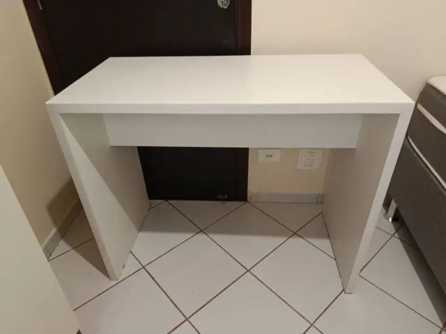 Escrivaninha (mesa escritório)