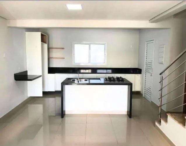 Sobrado com 3 quartos no Condominio São Miguel