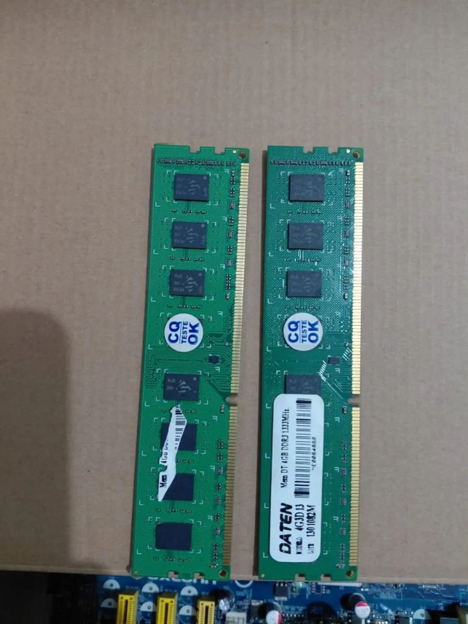 VENDO 2 PENTES DE MEMÓRIA RAM DE 4 GB