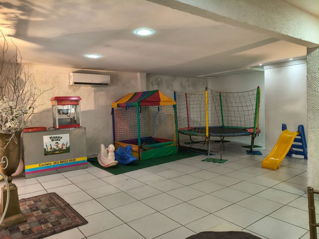 aluguel de pula-pula, piscina de bolinhas, algodão doce e pipoca  - Foto 4