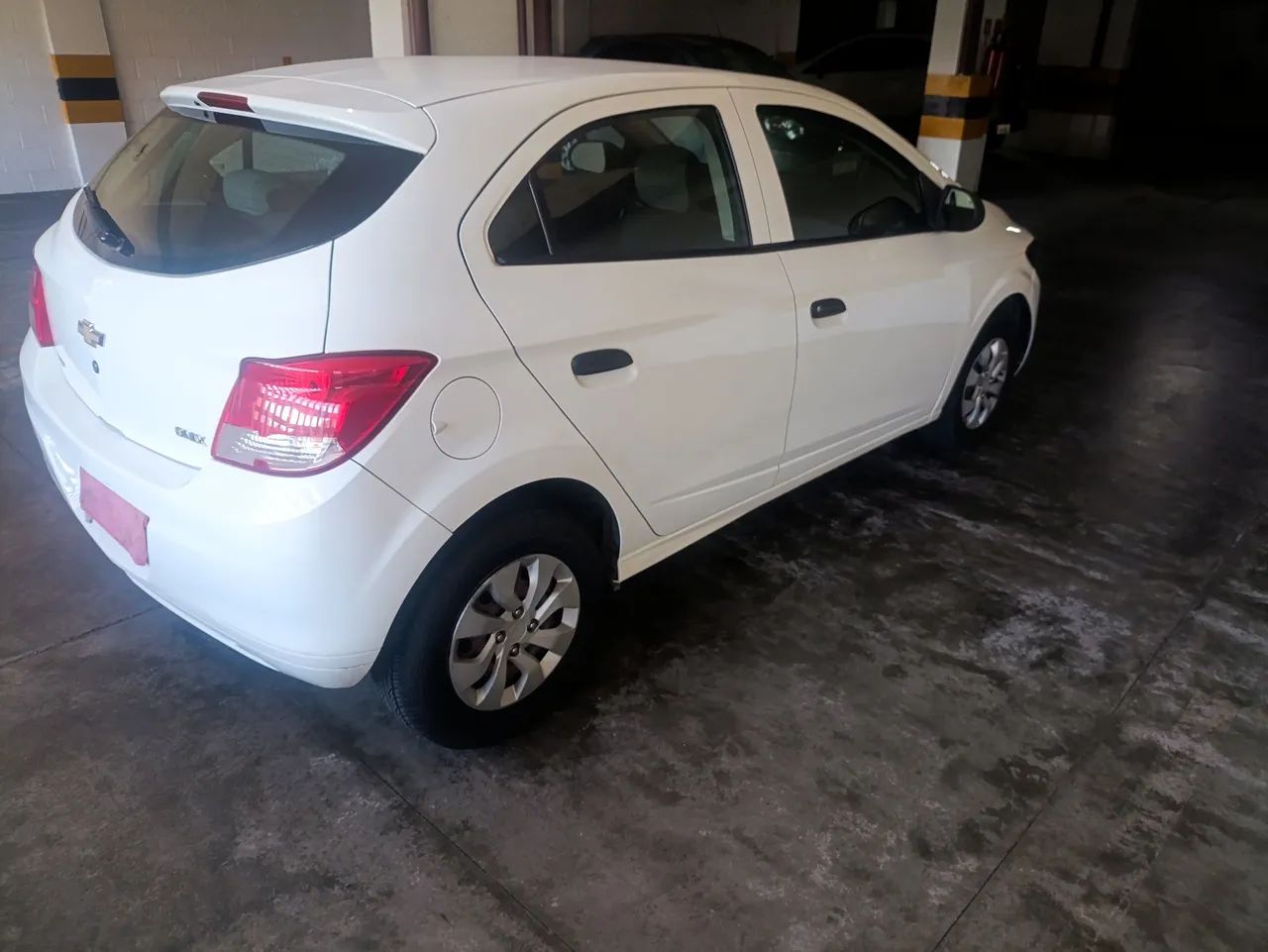 Chevrolet Onix ONIX HATCH LS 1.0 8V FLEXPOWER 5P MEC. 2015