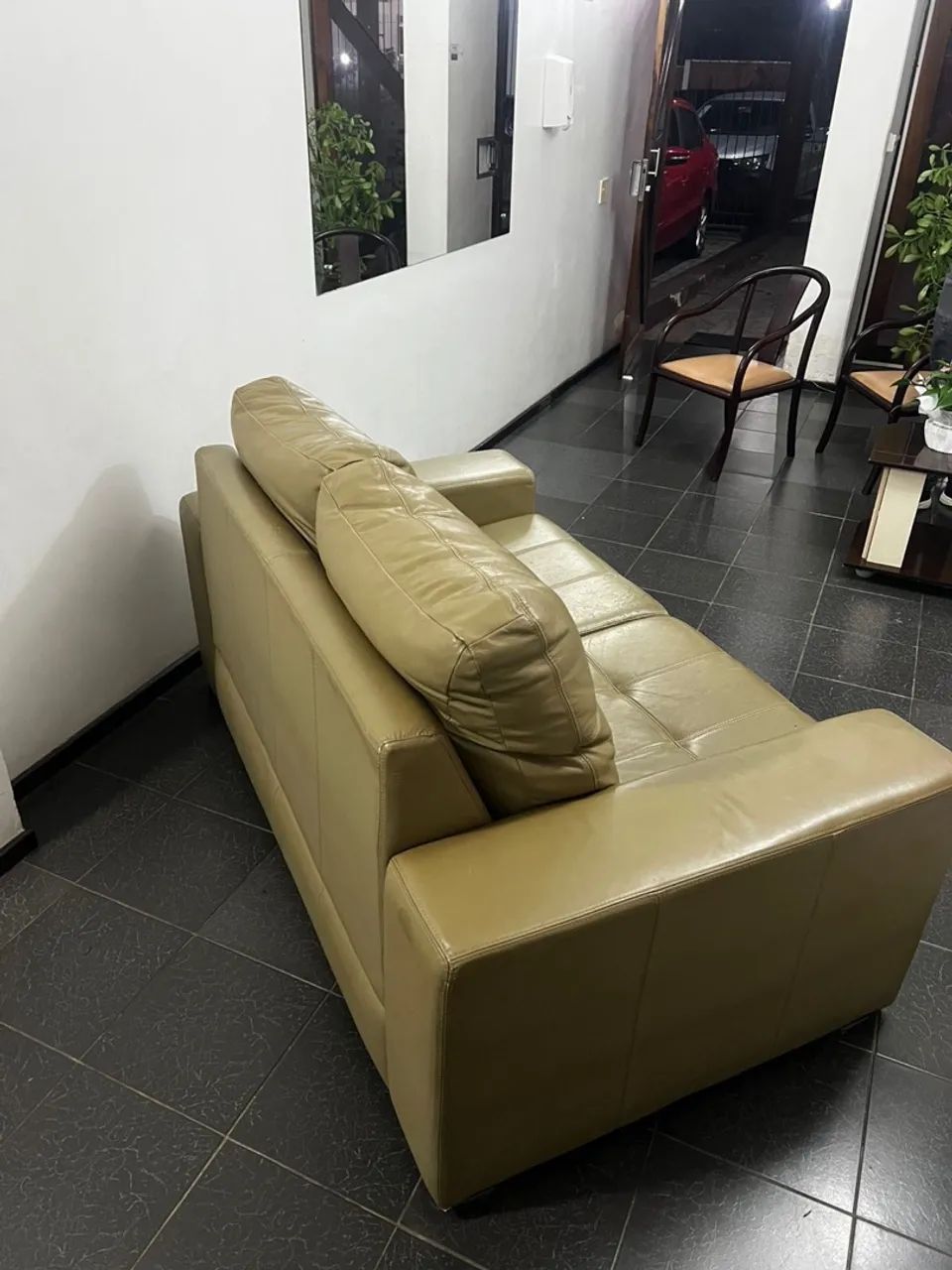 Conjunto Sofás Couro Legítimo Mazzotti - 2 e 3 Lugares - Excelente Qualidade - Foto 3