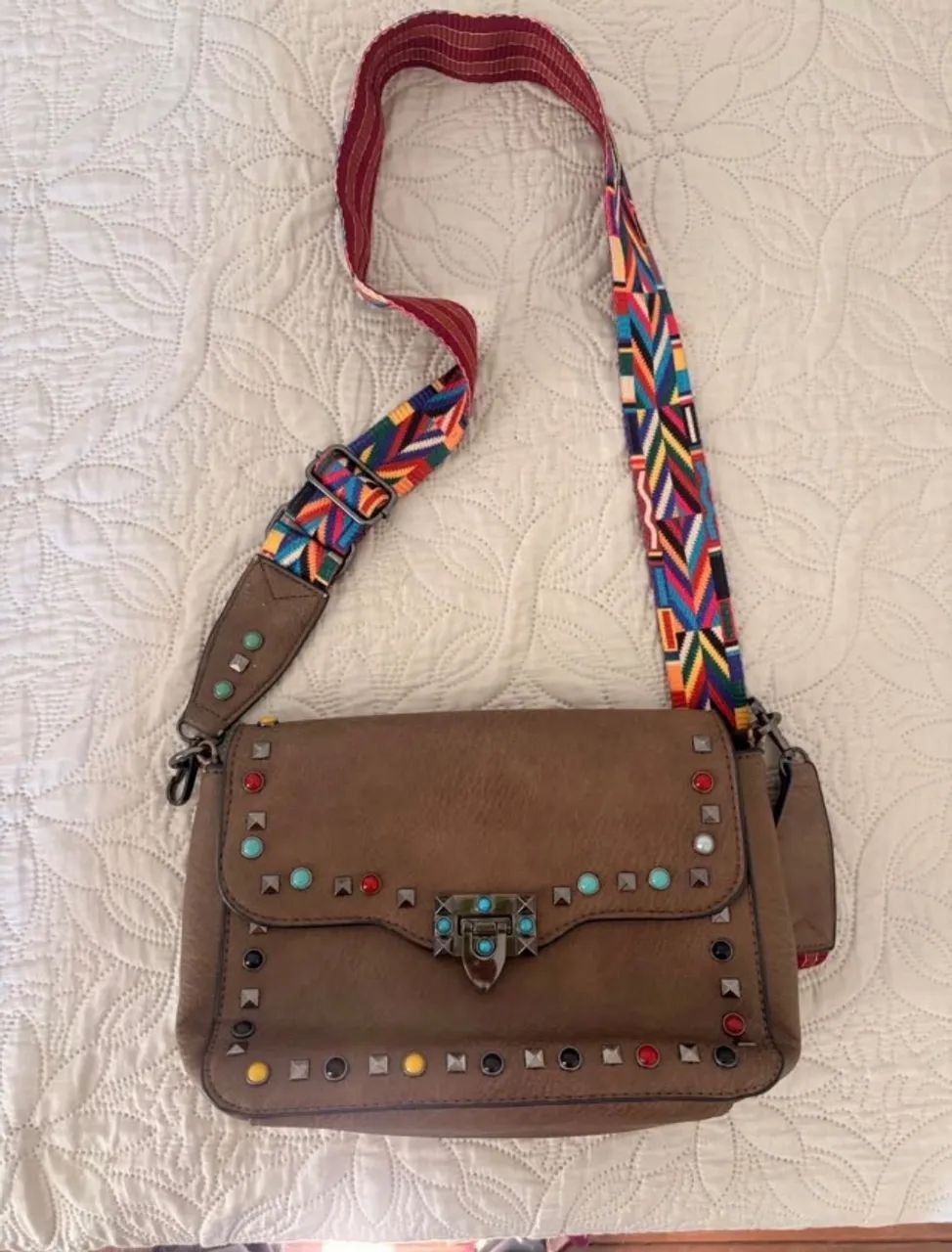 Bolsa marrom alça colorida