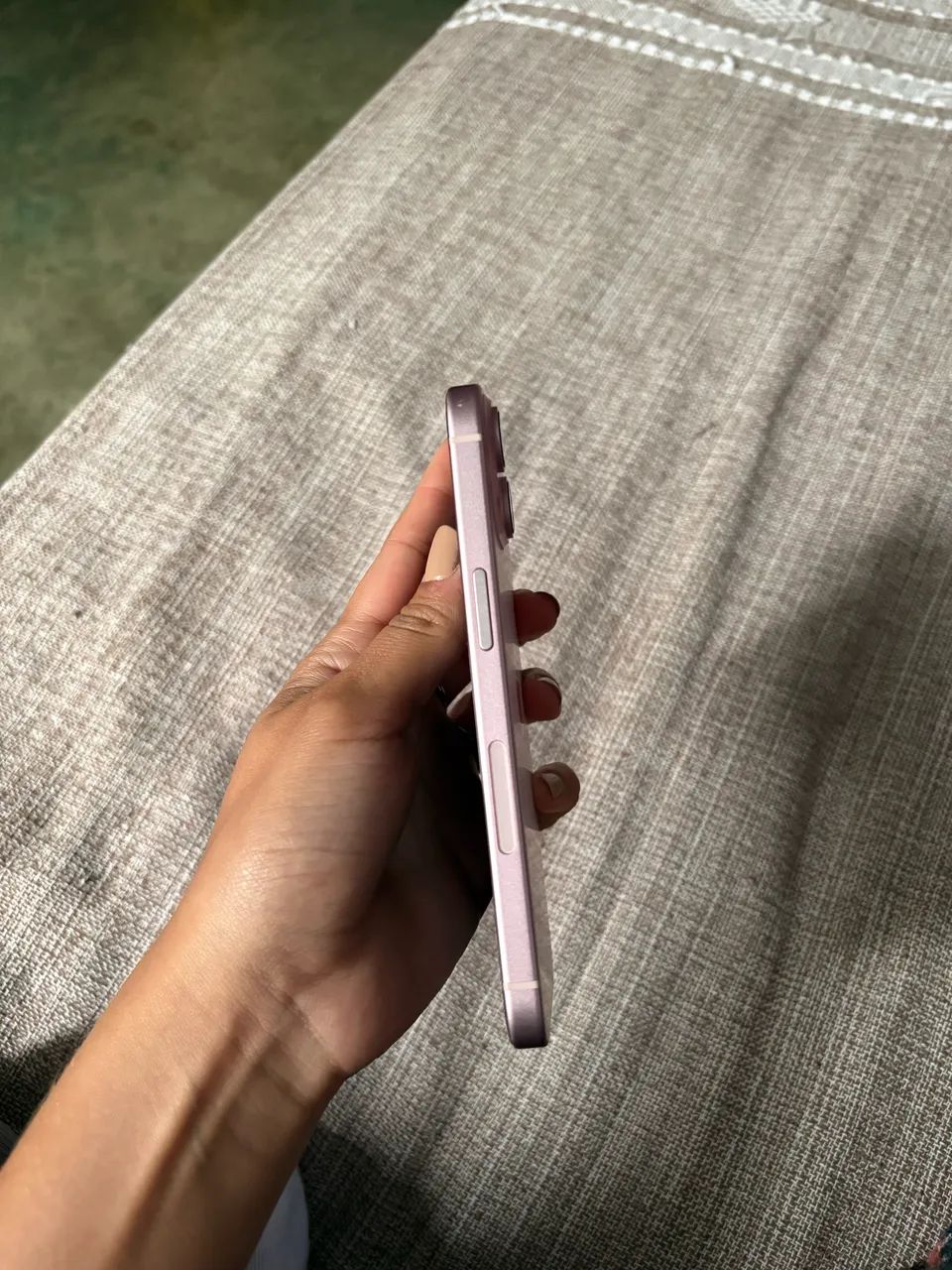 iPhone 15, bateria nova 100%, ótimo estado, sem marcas de uso - Foto 2
