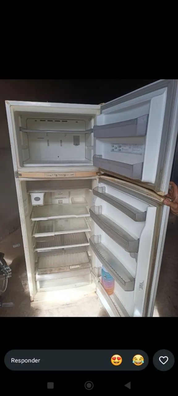 GELADEIRA SEMI NOVA 