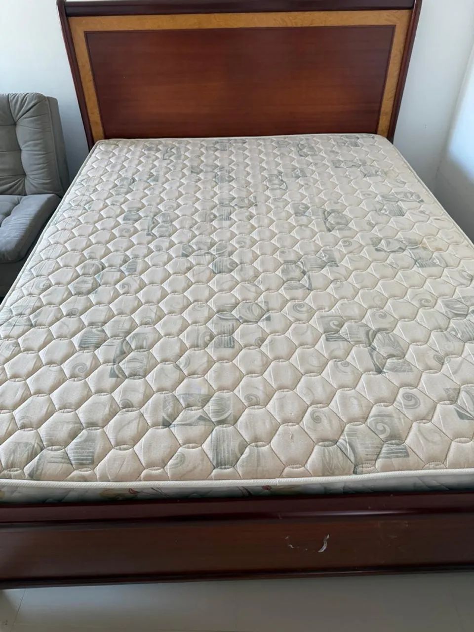 Cama de casal  com colchão - Foto 4