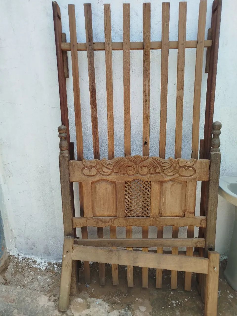 Cama de solteiro sucupira 