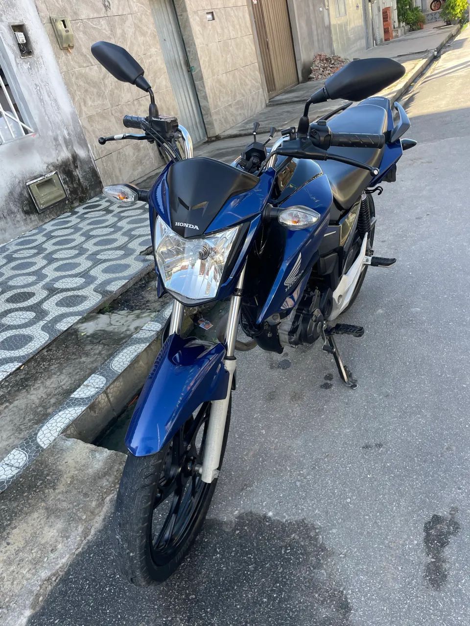 Vendo essa moto