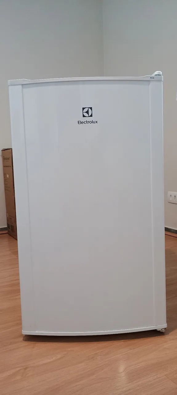 Frigobar Electrolux RE120 litros