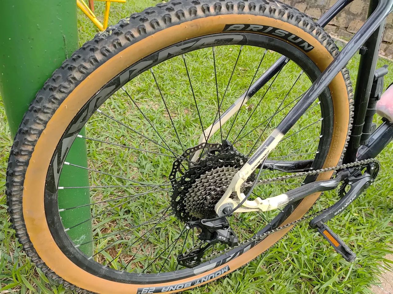 BICICLETA 29 GARRA JAGUAR LIMITED 12V GTS F. SHIMANO T-21 PRETO/ BEGE - Foto 5