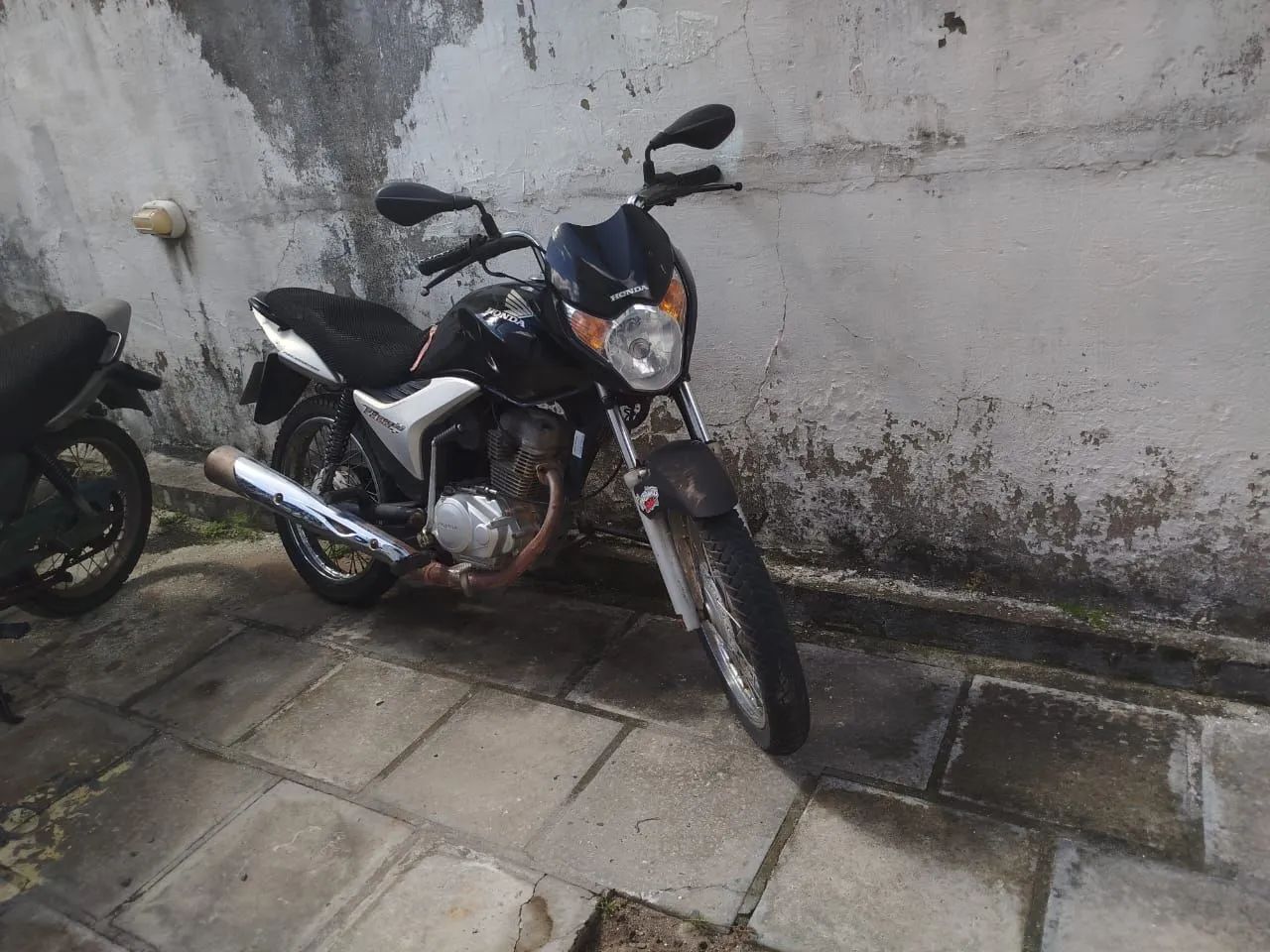 Honda 150 c cor preta  - Foto 3