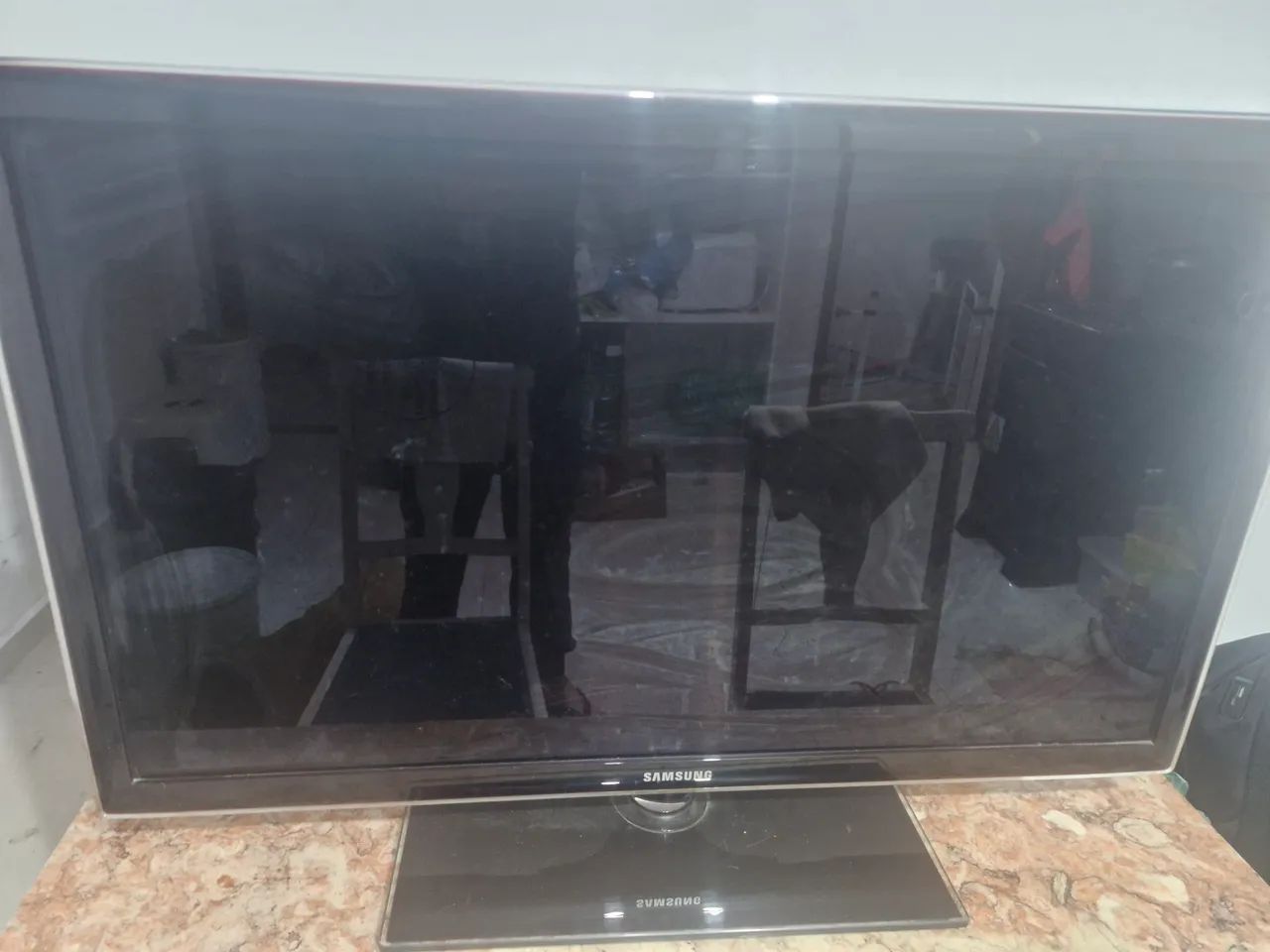 Vendo TV QUEBRADA Samsung 40 polegadas modelo UN40D5500RG.