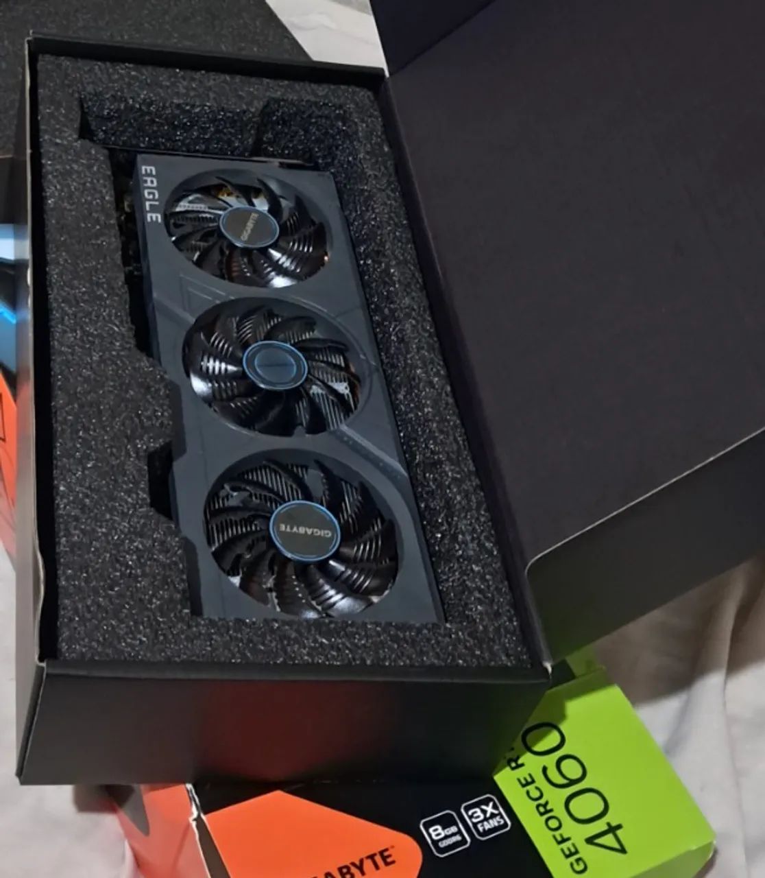 Placa de Vídeo RTX 4060 8GB Eagle 3Fans - Foto 2