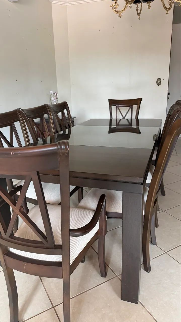Jogo de nessa com 8 cadeira, em perfeito estado  - Foto 2