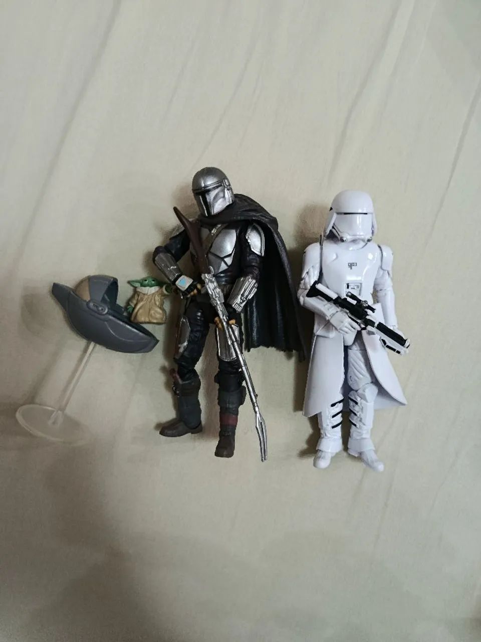 Bonecos Action figures Star Wars Mandaloriano , Grogu e trooper