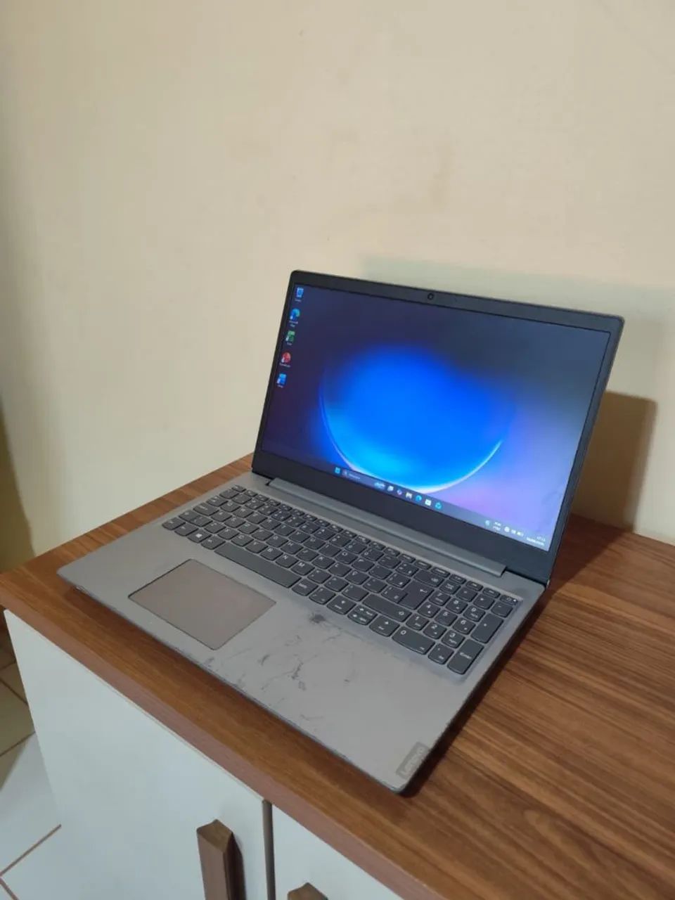Notebook Lenovo básico