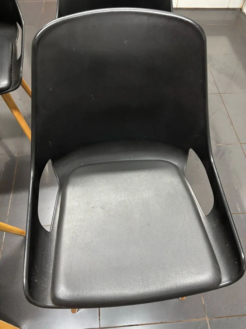Cadeiras em courinho  - Foto 3