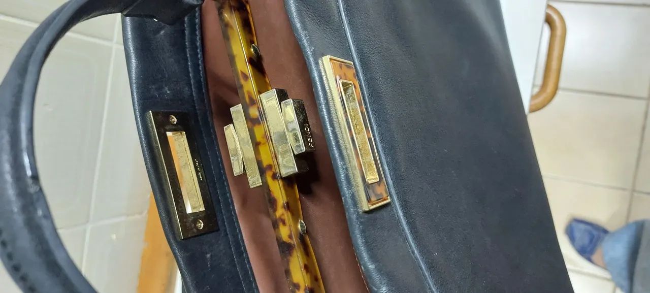 Bolsa dupe Fendi em couro legítimo  - Foto 5