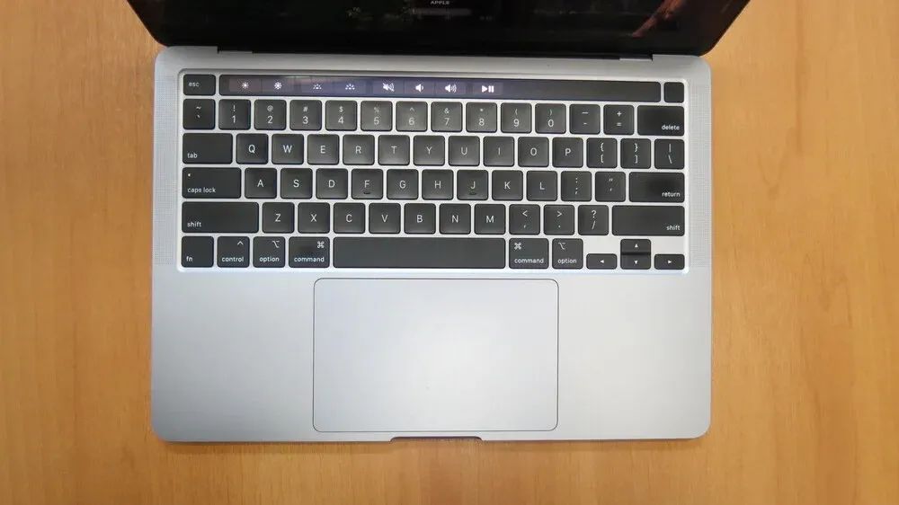 Apple MacBook Pro 2019 256GB / 16RAM - Foto 2