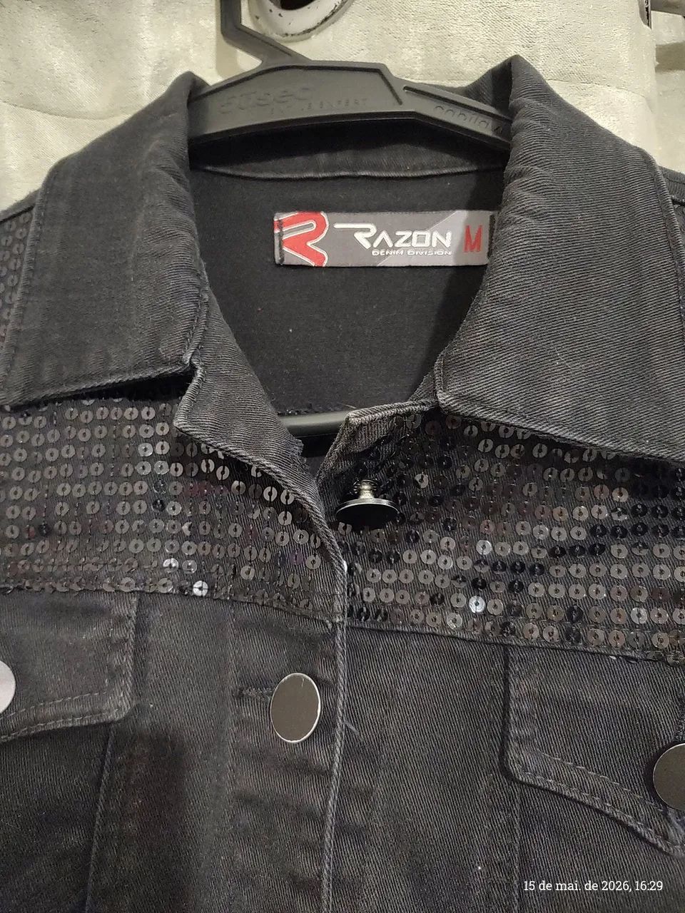 Jaqueta jeans preta da marca Razon Tam M - Foto 2