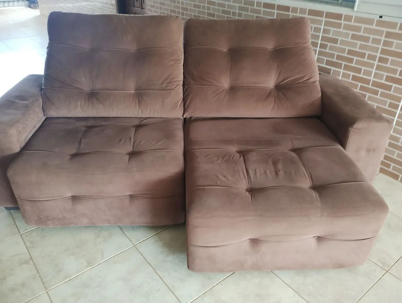 Vende se sofá retrátil marrom em Anápolis goias  - Foto 2