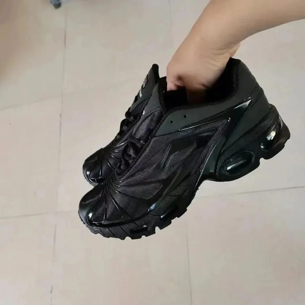 Skepta tailwind v black
