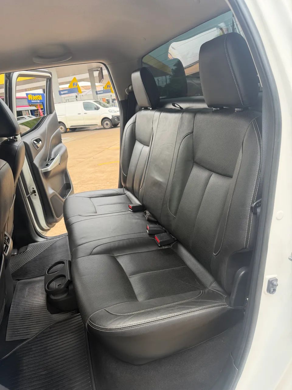 Nissan Frontier LE CD 4X4 2.3 Bi-TB Diesel Aut. 2018 - Foto 12