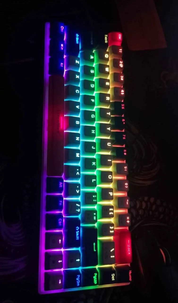 Teclado mecânico 65%