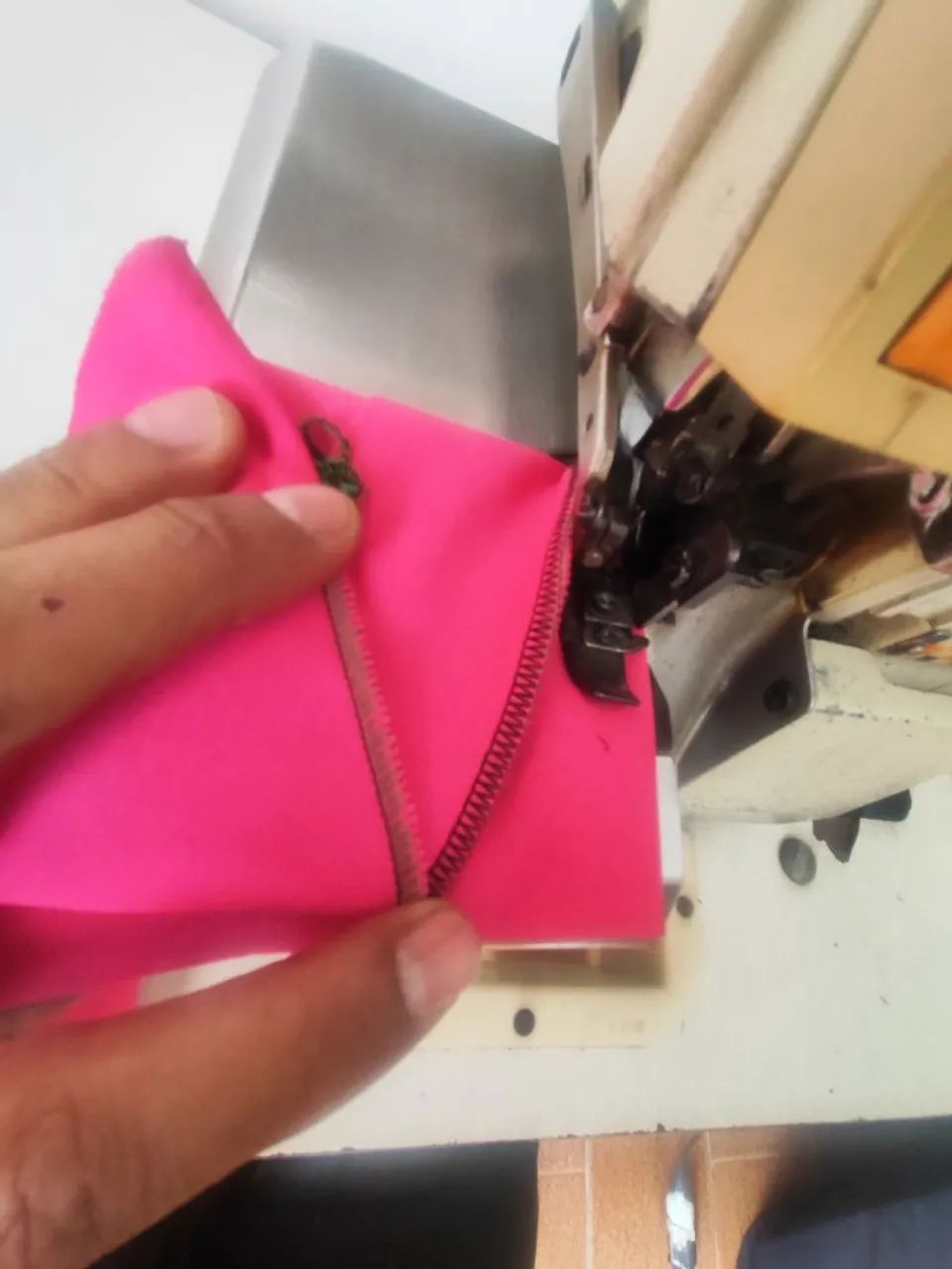 Máquina de costura Overloque Siruba revisada pronta para uso - Foto 5