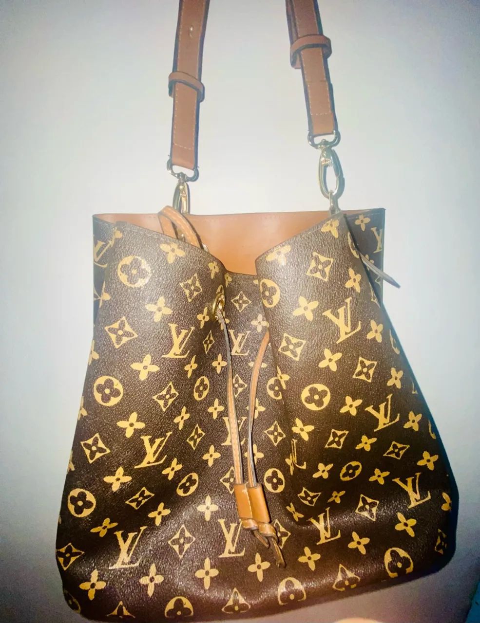 Bolsa louis vuitton, marrom impecável.