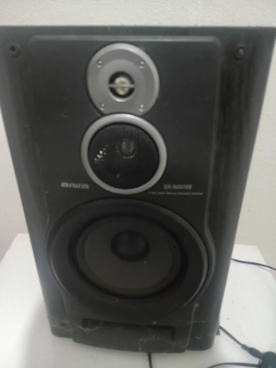 Caixa som aiwa 