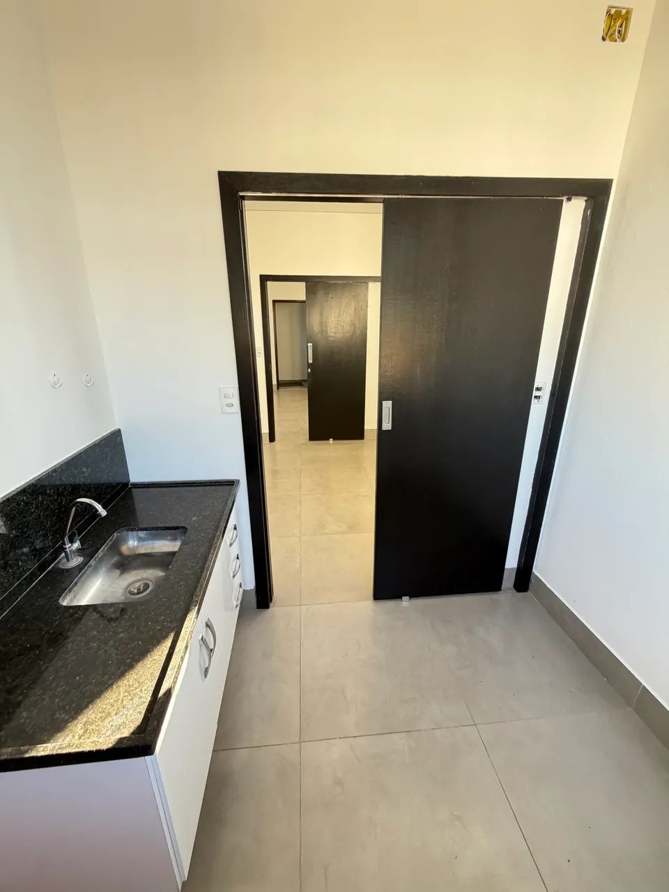Kitnet ou Sala Comercial no Centro de Arcos - R$ 1.000 - Foto 3
