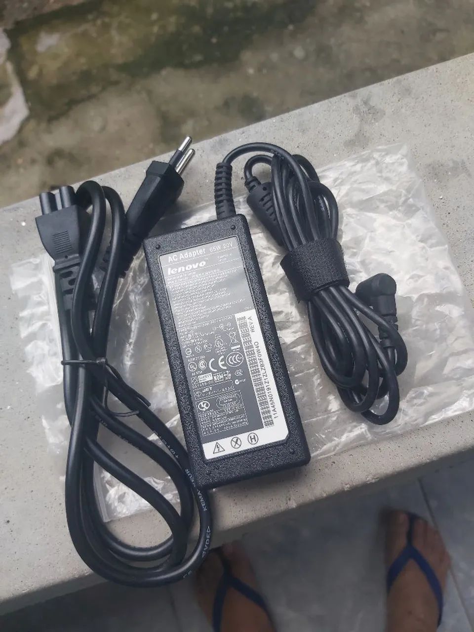 Fonte alimentação Lenovo 65w 20v - Foto 2