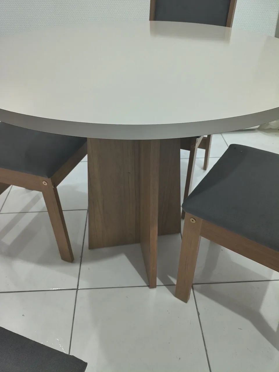Mesa de jantar com 4 cadeira - Foto 4