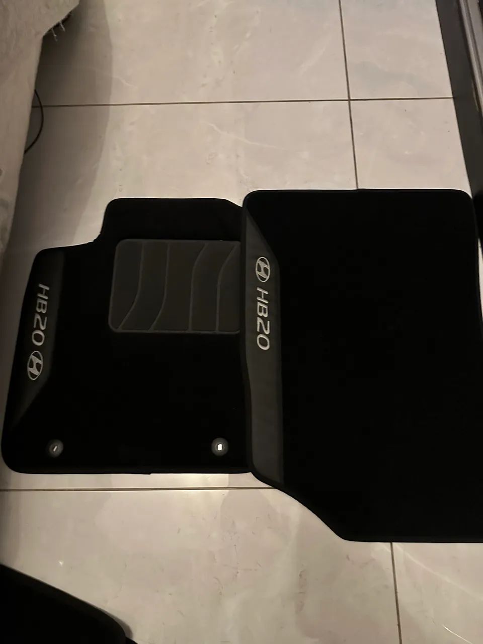 Jogo de tapete de carpete ORIGINAL  hb20  2013 a 2019  - Foto 3