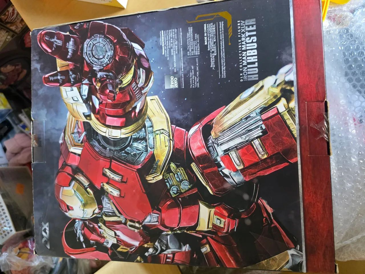  Iron Man Mark XLIV Hulkbuster da linha DLX da Threezero. - Foto 2
