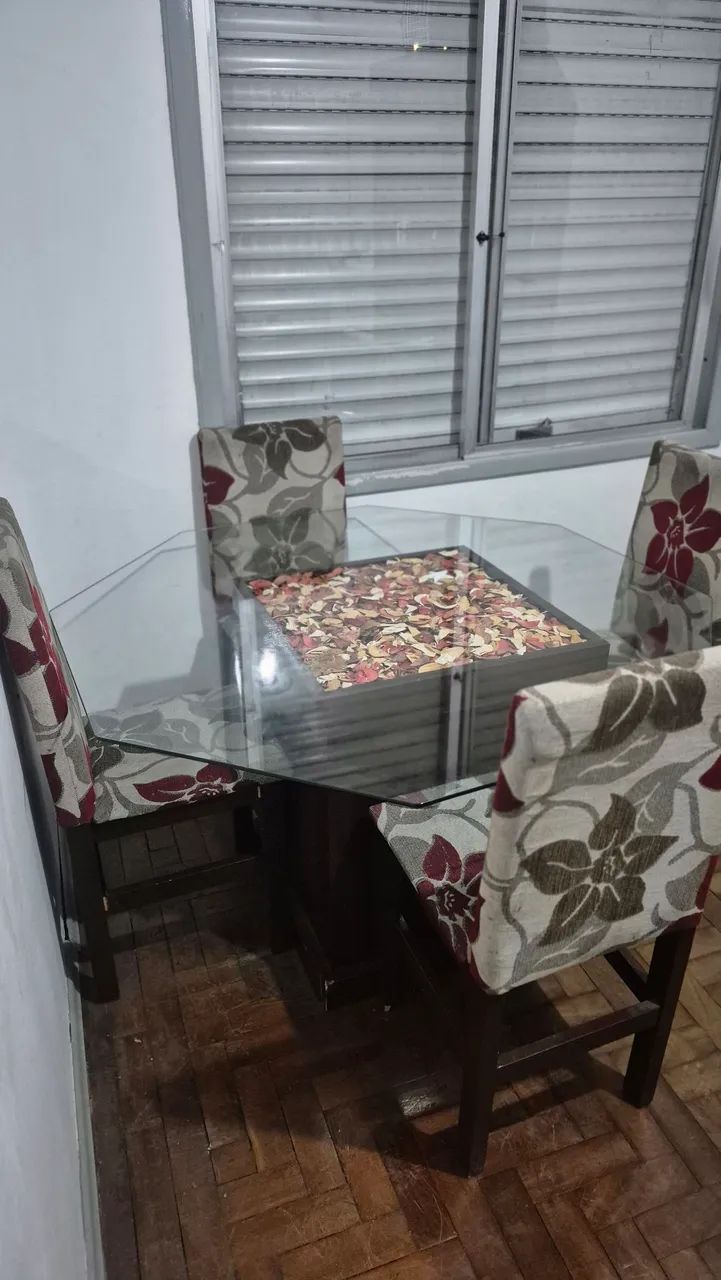 Mesa de Jantar com 4 cadeiras - Foto 3