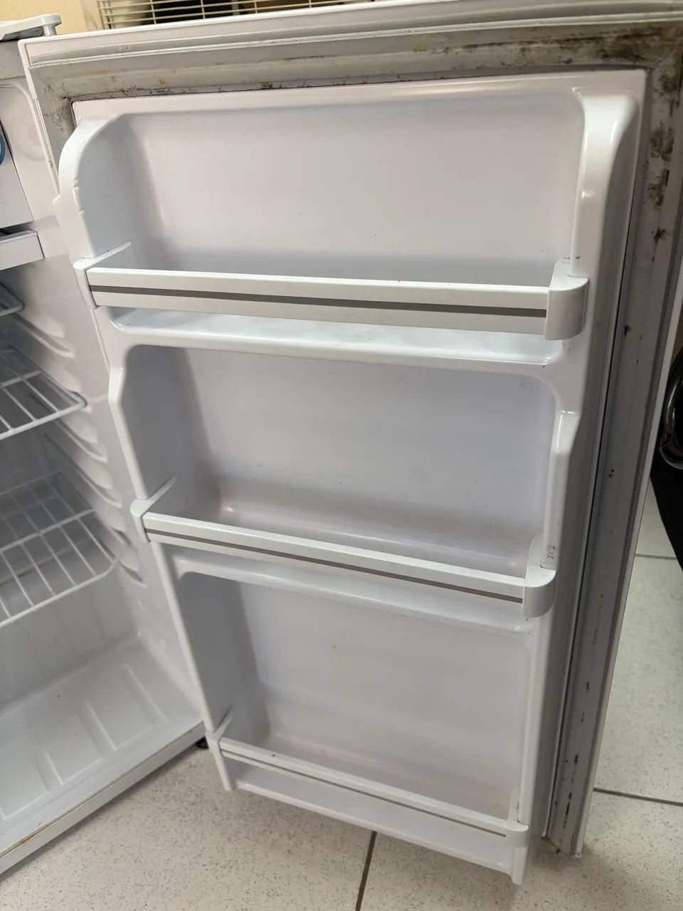 Frigobar 90l usado - Foto 4